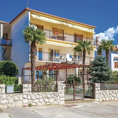 Apartment 2 Bedroom Stunning In