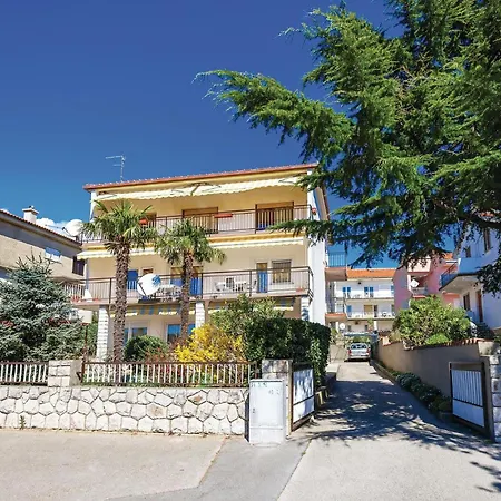 2 Bedroom Stunning In Apartment *
